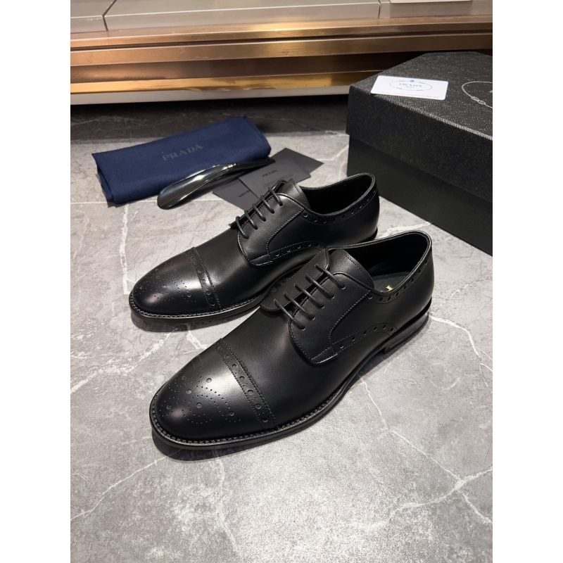 Pra*a leather shoes